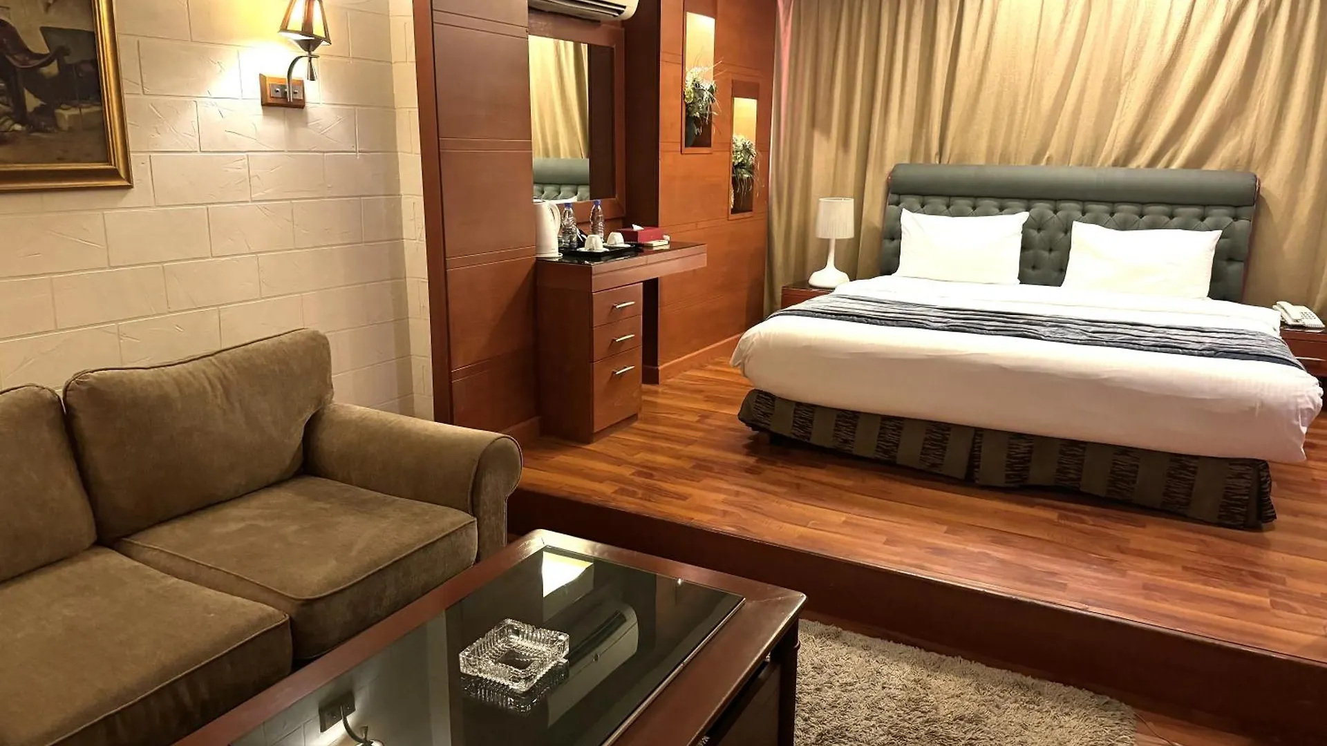 Duroy Hotel By Beverly location